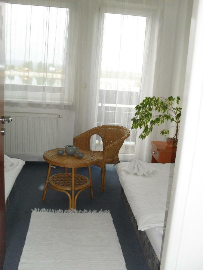 Hotel Fortuna Senec Værelse billede